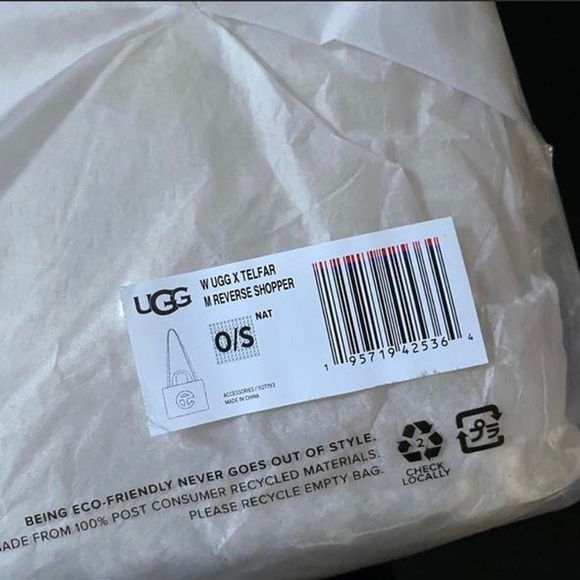 UGG x TELFAR Medium Reverse Bag - Picture 3 of 4